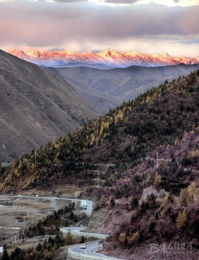 公路都這么美，你在川西高原到底錯過了多少風(fēng)景？