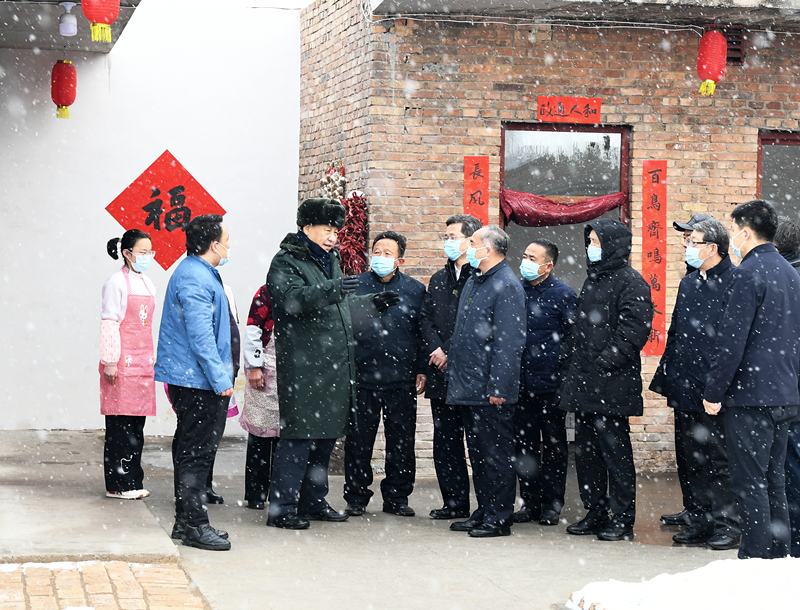 2022年1月26日，習(xí)近平總書記在山西霍州馮南垣村受災(zāi)村民師紅兵家看望。