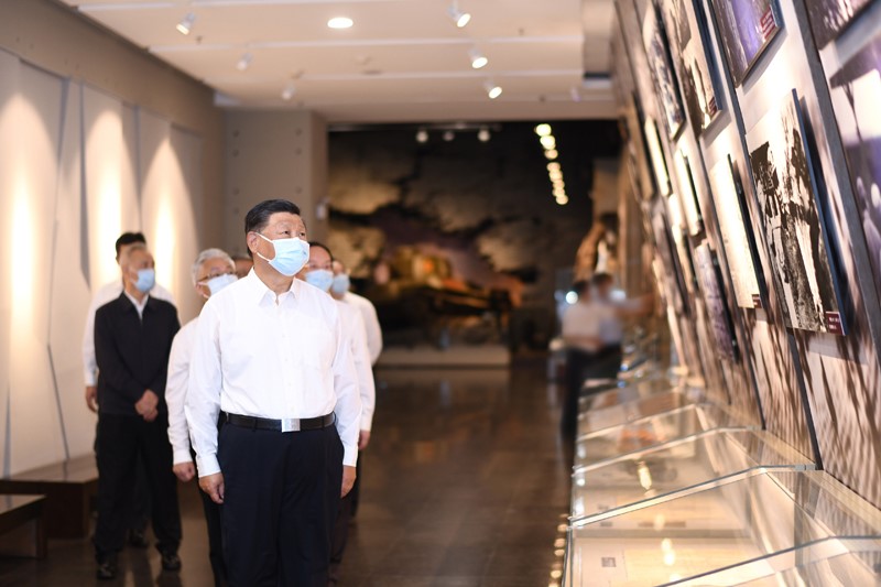 2022年8月16日至17日，中共中央總書記、國家主席、中央軍委主席習近平在遼寧考察。這是16日下午，習近平在錦州市考察遼沈戰(zhàn)役紀念館。 新華社記者 燕雁 攝