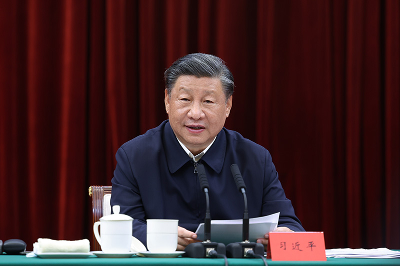 2023年10月12日下午，中共中央總書記、國家主席、中央軍委主席習(xí)近平在江西省南昌市主持召開進(jìn)一步推動長江經(jīng)濟(jì)帶高質(zhì)量發(fā)展座談會并發(fā)表重要講話。新華社記者 鞠鵬 攝