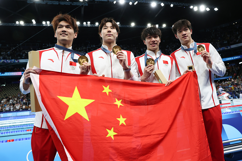 當?shù)貢r間2024年8月4日，巴黎奧運會游泳項目男子4×100米混合泳接力決賽，中國隊奪金。